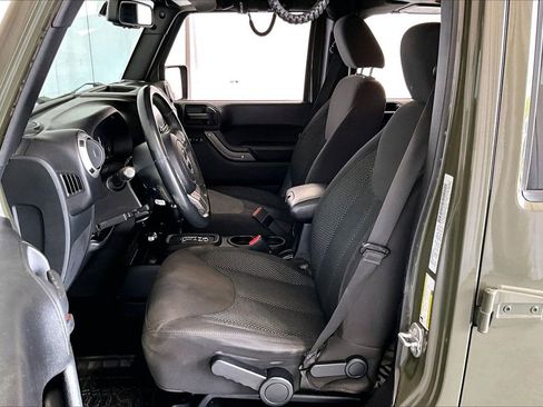 Used 2016 Jeep Wrangler Unlimited Sport image 15