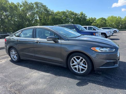 Used 2015 Ford Fusion SE FWD image 5