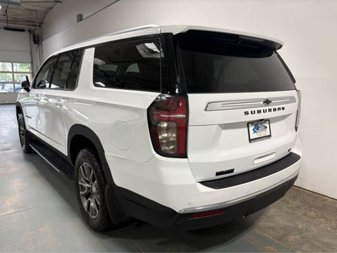 Used 2024 Chevrolet Suburban LT w/ LT Signature Package AWD/4WD image 3
