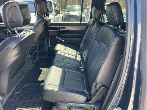 Used 2024 Jeep Wagoneer Series II AWD/4WD image 23