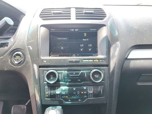 Used 2016 Ford Explorer XLT w/ Equipment Group 202A FWD image 31