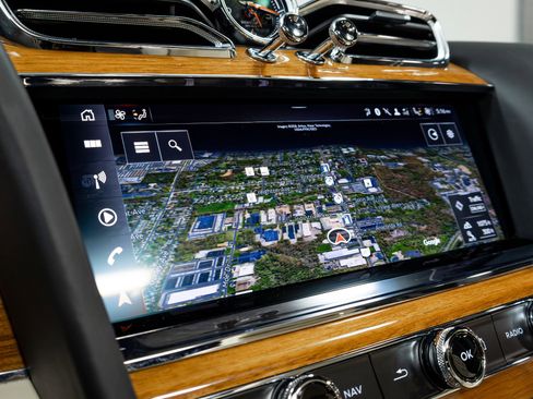 Used 2021 Bentley Bentayga w/ First Edition Specification AWD/4WD image 79