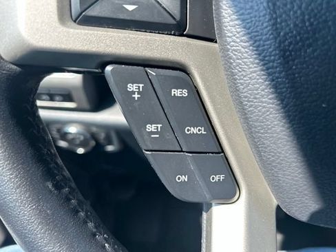 Used 2022 Ford F250 Lariat w/ Lariat Value Package AWD/4WD image 29