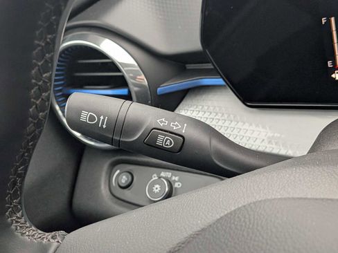 New 2025 Chevrolet Trax LT w/ Driver Confidence Package image 27