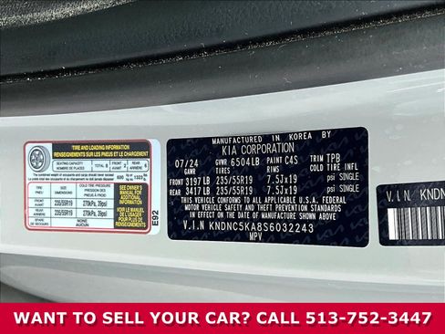 Used 2025 Kia Carnival EX FWD image 16