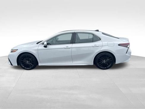 Used 2022 Toyota Camry XSE FWD image 10