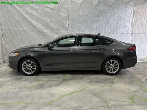 Used 2020 Ford Fusion SE FWD image 13