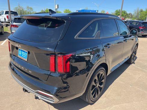 Used 2022 Kia Sorento SX image 5