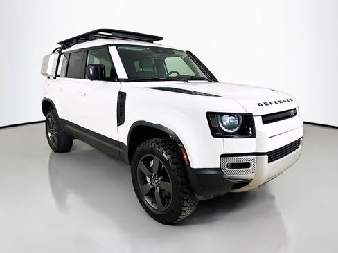 Used 2025 Land Rover Defender 110 S AWD/4WD image 3