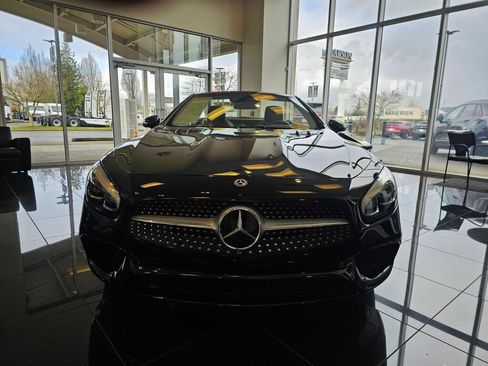 Used 2019 Mercedes-Benz SL 550 image 11