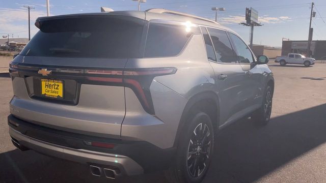 Used 2025 Chevrolet Traverse LT w/ Sun and Wheel Package AWD/4WD image 9