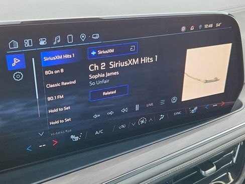 Used 2025 Chevrolet Suburban Z71 image 18