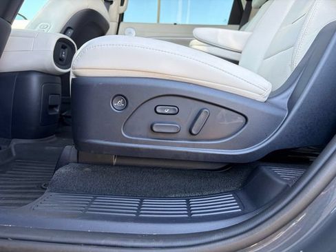 Used 2026 Hyundai Palisade Calligraphy AWD/4WD image 3