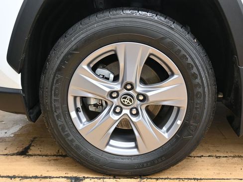 Used 2025 Toyota RAV4 LE AWD/4WD image 11