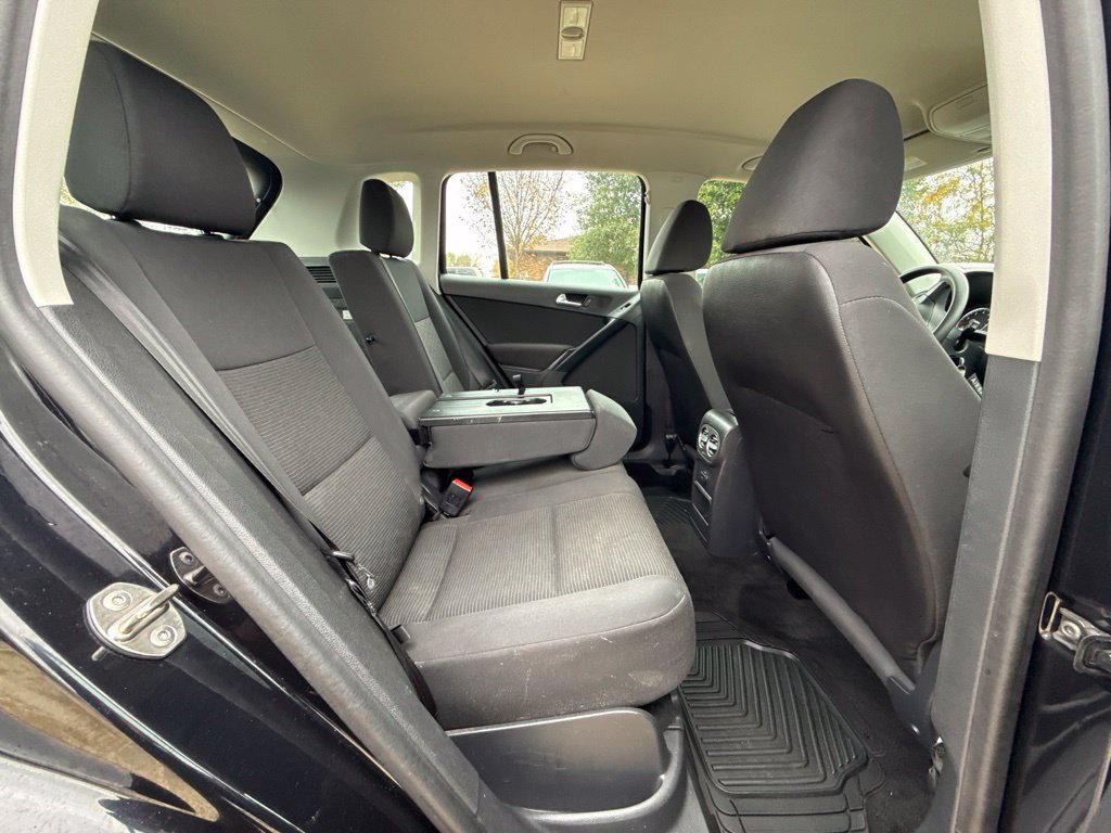 Used 2017 Volkswagen Tiguan S FWD image 16