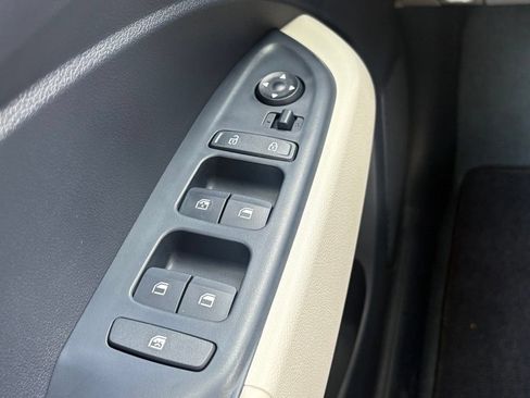 New 2026 Hyundai Venue SEL FWD image 11