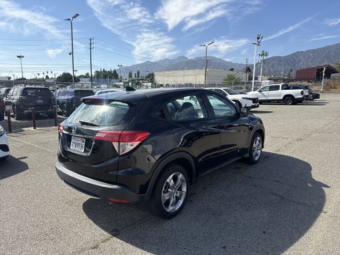 Used 2022 Honda HR-V LX image 3