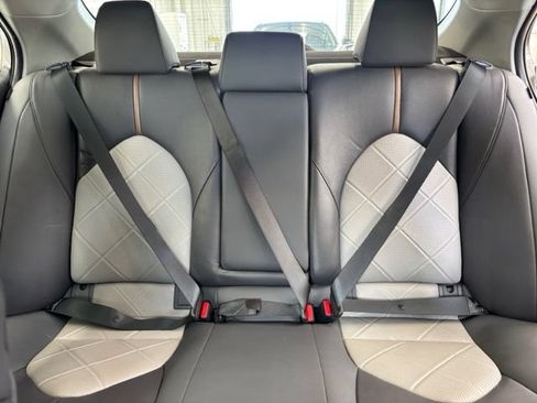 Used 2018 Toyota Camry XLE FWD image 25