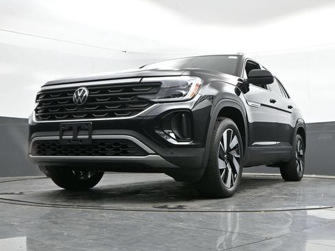 Used 2024 Volkswagen Atlas Cross Sport SE AWD/4WD image 43