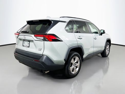 Used 2023 Toyota RAV4 XLE AWD/4WD image 4