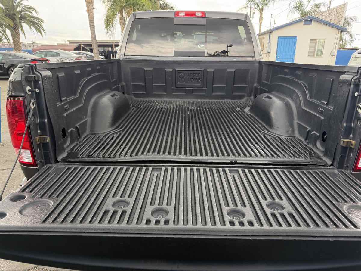 Used 2019 RAM 1500 Classic SLT RWD image 7