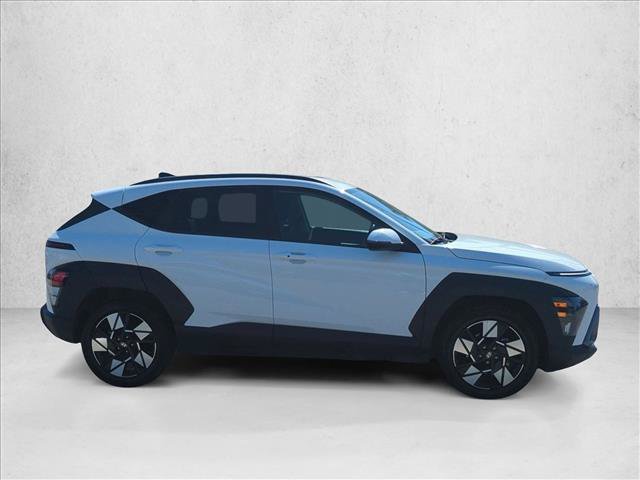 Used 2025 Hyundai Kona SEL FWD image 4