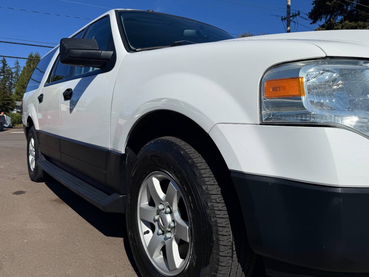Used 2014 Ford Expedition EL XL AWD/4WD image 32