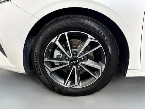 Used 2023 Kia Forte LXS w/ LXS Technology Package FWD image 37
