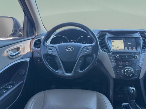 Used 2018 Hyundai Santa Fe SE image 10