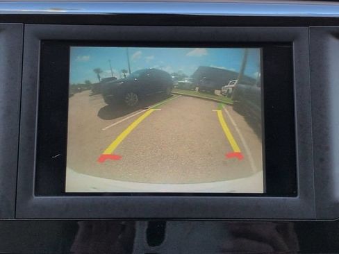 Used 2021 Chrysler Voyager Lxi FWD image 19