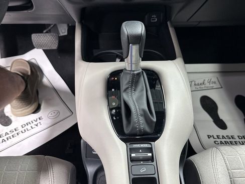 Used 2025 Honda HR-V LX image 18