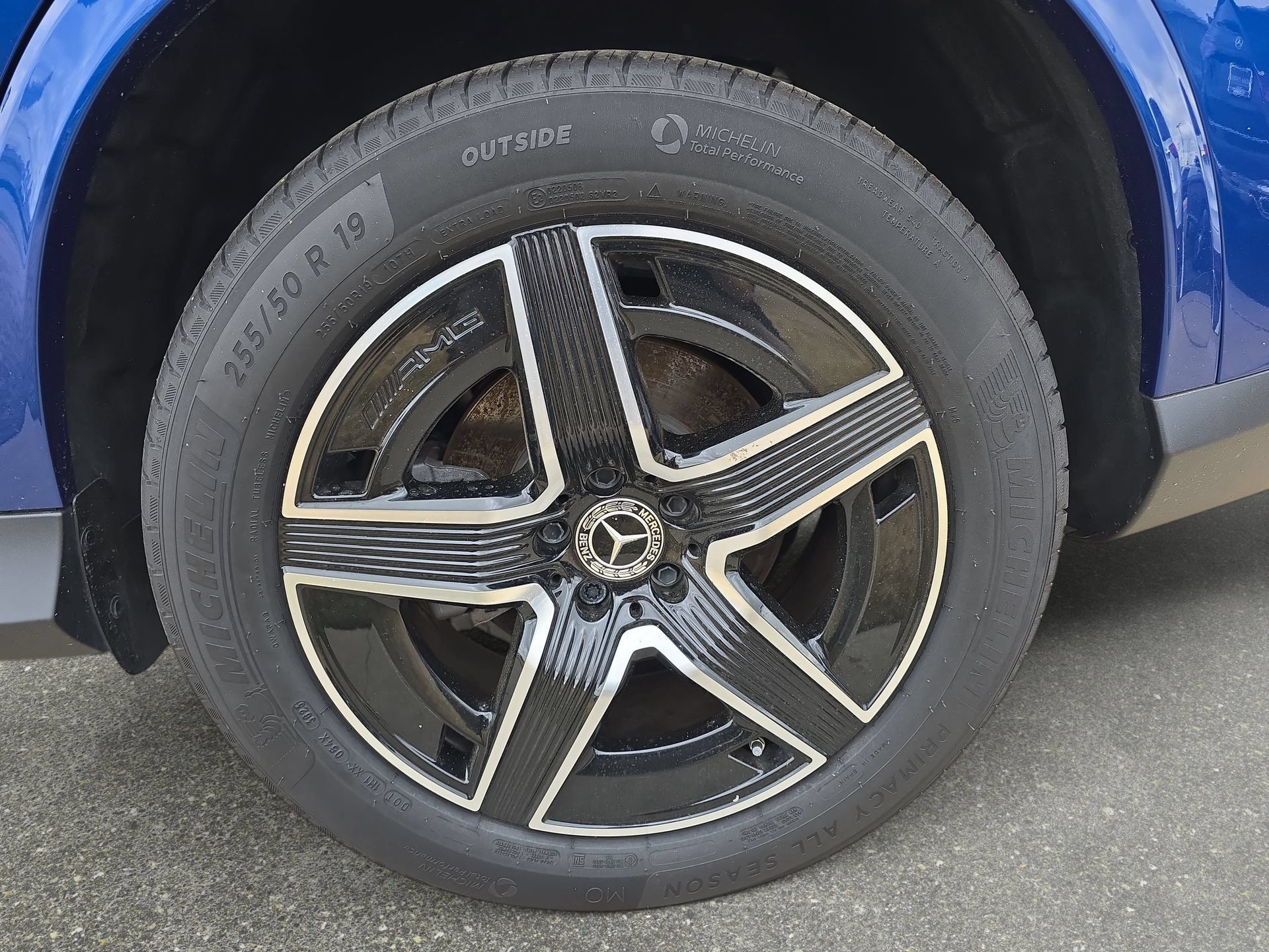 Used 2024 Mercedes-Benz GLC 300 4MATIC w/ AMG Line image 32