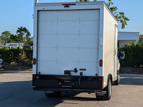 Used 2022 Ford Transit 350 DRW RWD image 4