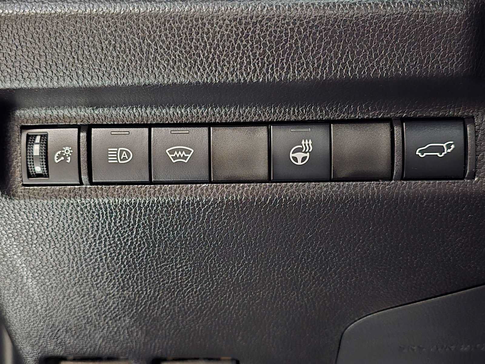 Certified 2025 Toyota RAV4 XLE AWD/4WD image 18