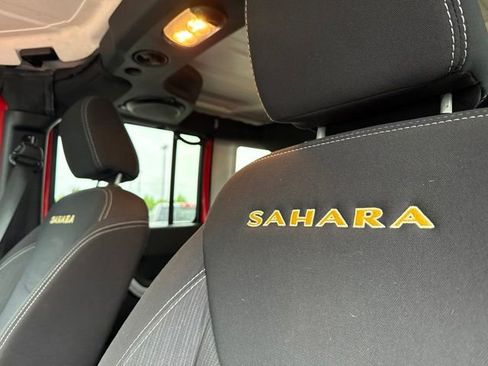 Used 2013 Jeep Wrangler Unlimited Sahara AWD/4WD image 30