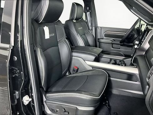 New 2026 RAM 2500 Laramie AWD/4WD image 12