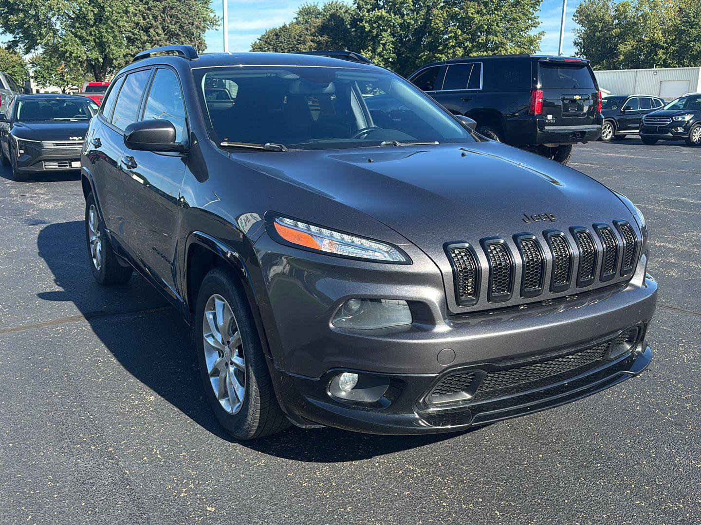 Used 2018 Jeep Cherokee Latitude w/ Quick Order Package 26T AWD/4WD image 11