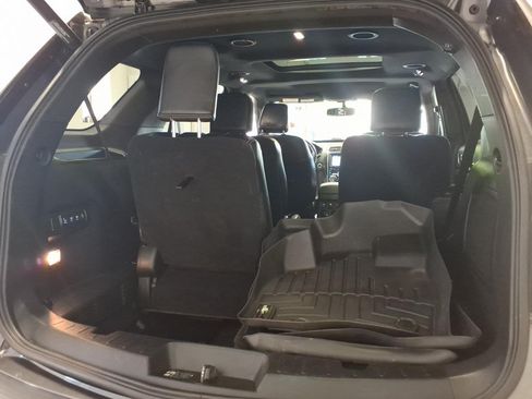 Used 2018 Ford Explorer Limited AWD/4WD image 27