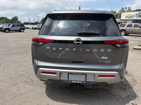 Used 2022 Nissan Pathfinder Platinum w/ Cargo Package AWD/4WD image 10