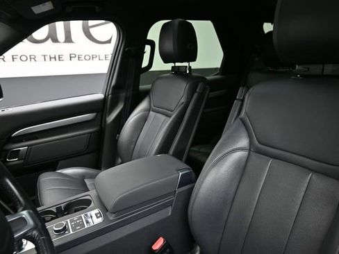 Used 2020 Land Rover Discovery Landmark AWD/4WD image 16