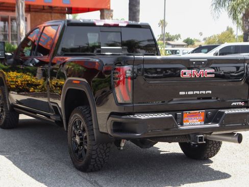 Used 2024 GMC Sierra 2500 AT4 w/ AT4 Preferred Package AWD/4WD image 7