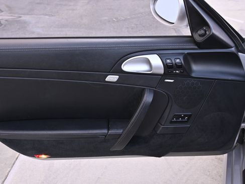 Used 2005 Porsche 911 Carrera S RWD image 43