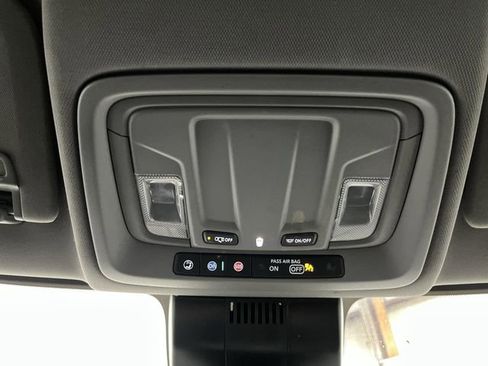 Used 2024 Chevrolet Silverado 3500 LT image 27