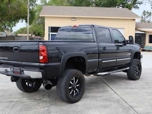 Used 2006 Chevrolet Silverado 2500 LT w/ Heavy-Duty Power Package image 9
