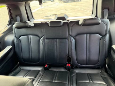 Used 2022 Jeep Wagoneer Series III AWD/4WD image 15