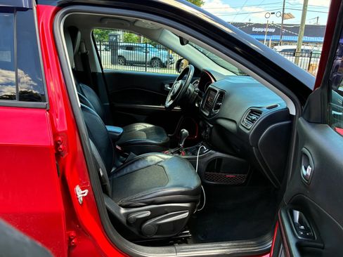 Used 2018 Jeep Compass Trailhawk w/ Navigation Group AWD/4WD image 14