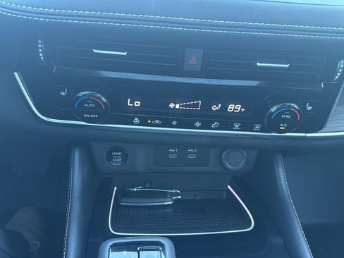 Used 2024 Nissan Rogue Platinum image 22