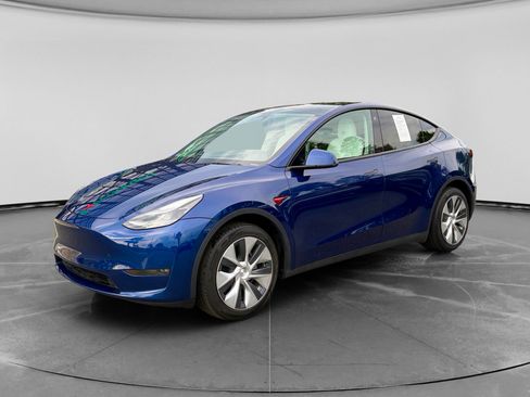 Used 2022 Tesla Model Y Long Range AWD/4WD image 1