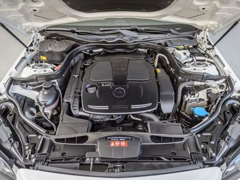 Used 2016 Mercedes-Benz E 350 Sedan w/ Premium Package image 16