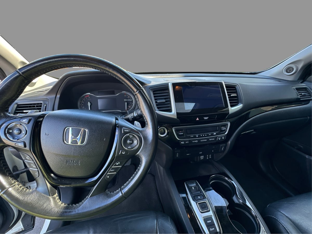 Used 2017 Honda Pilot Touring image 17